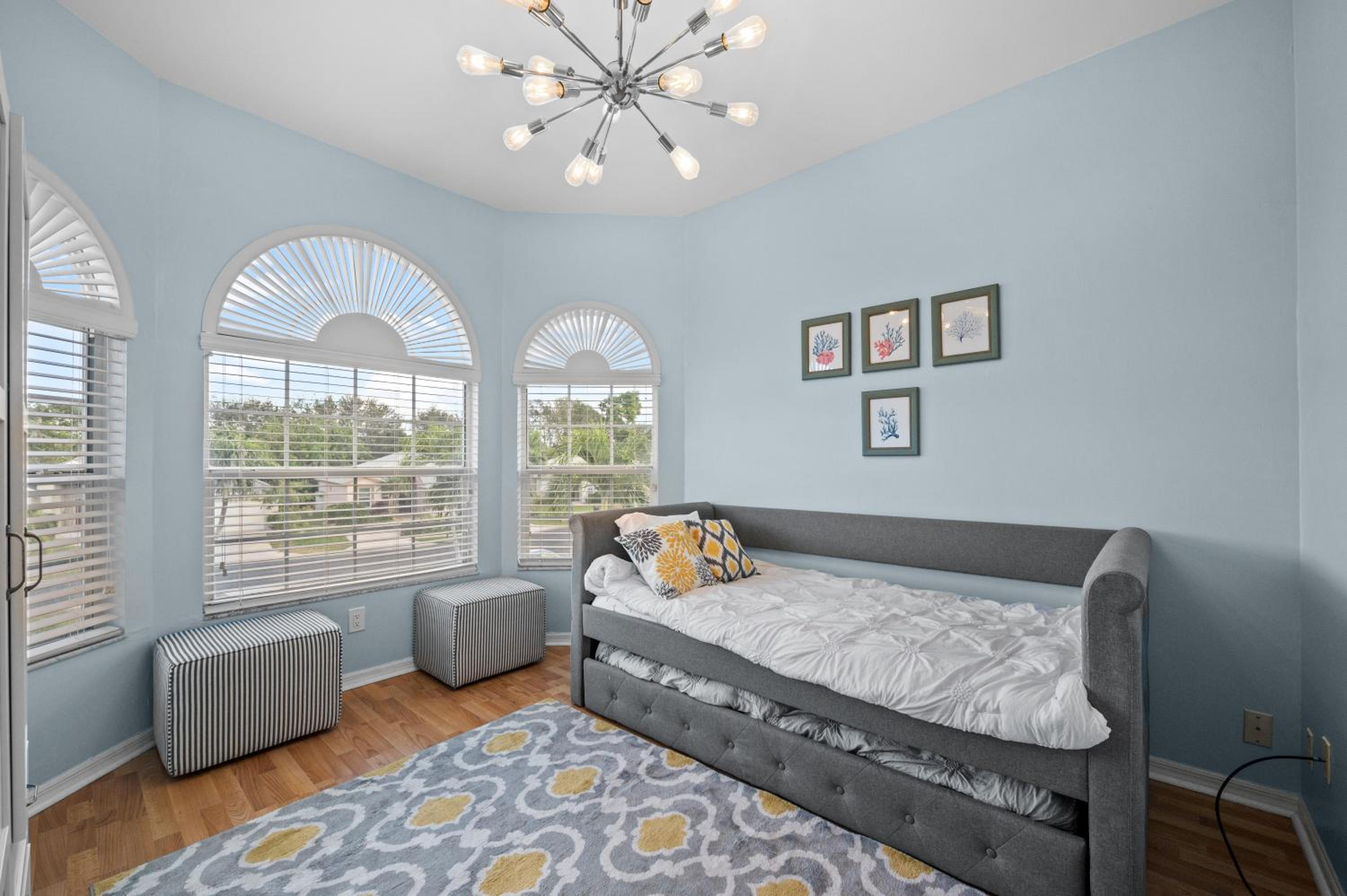 Cozy 3 Bedroom Plus Den Home in Naples