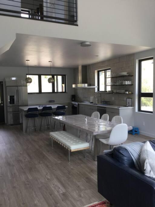 Silver Fox modern new luxury home next to ohv rd view 4