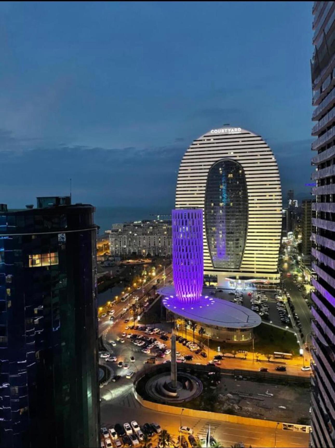 Apartament in twins tower orbi city view 3