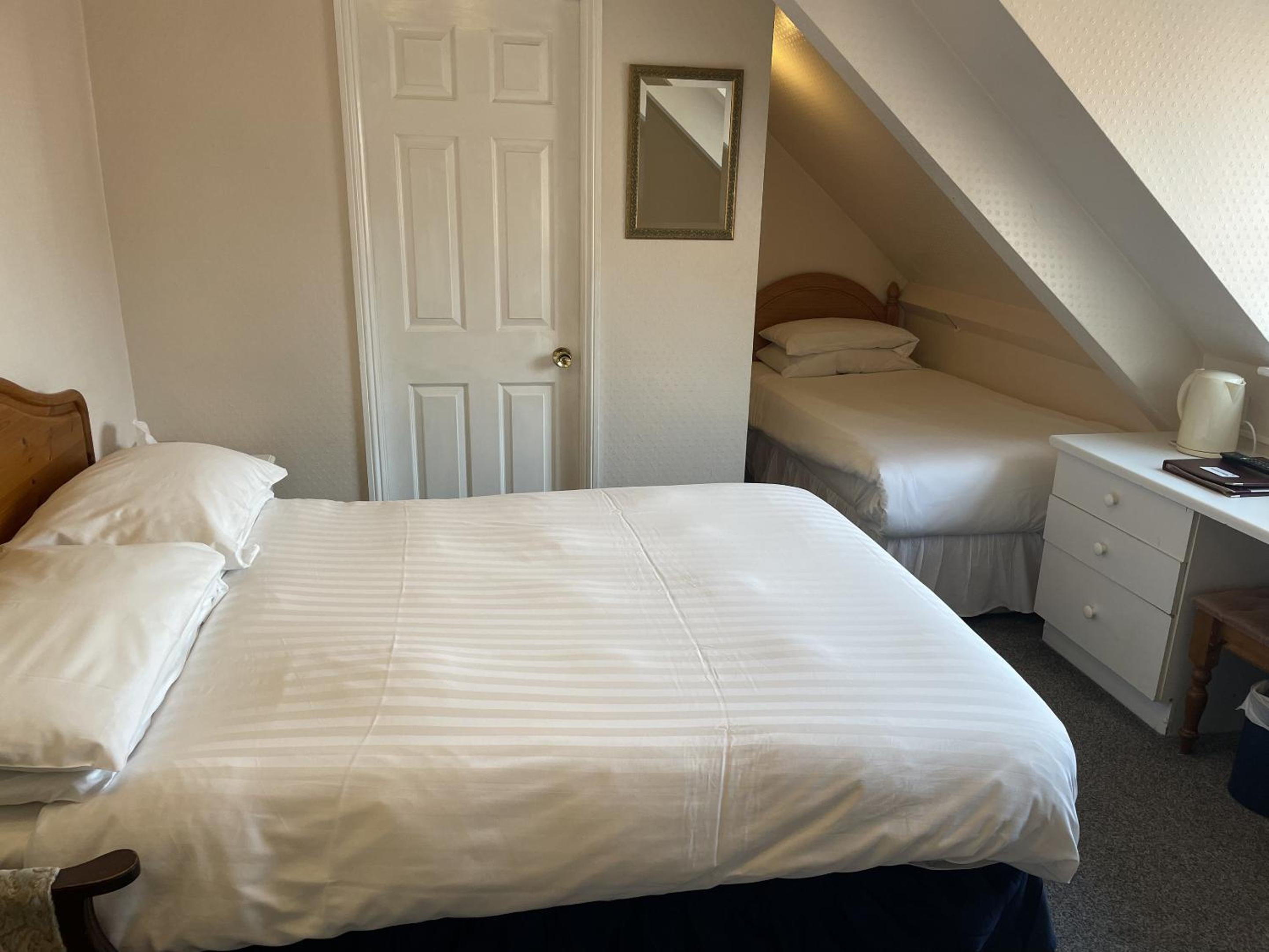 Diamonds Inn Ltd