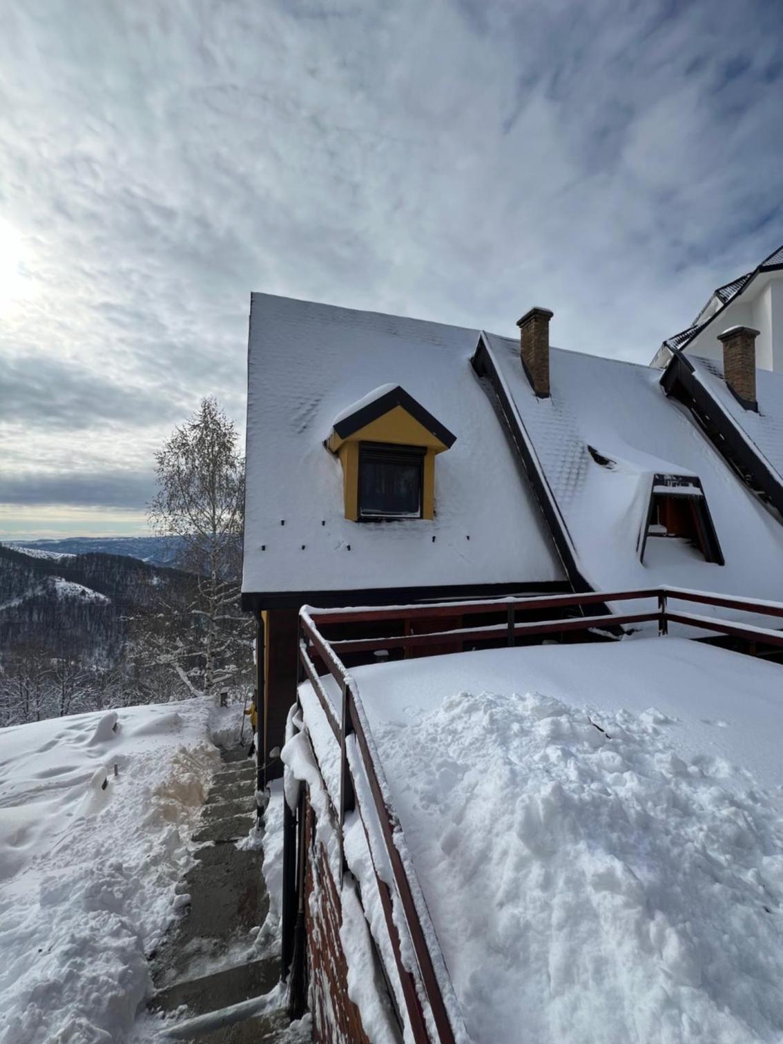 Mont House