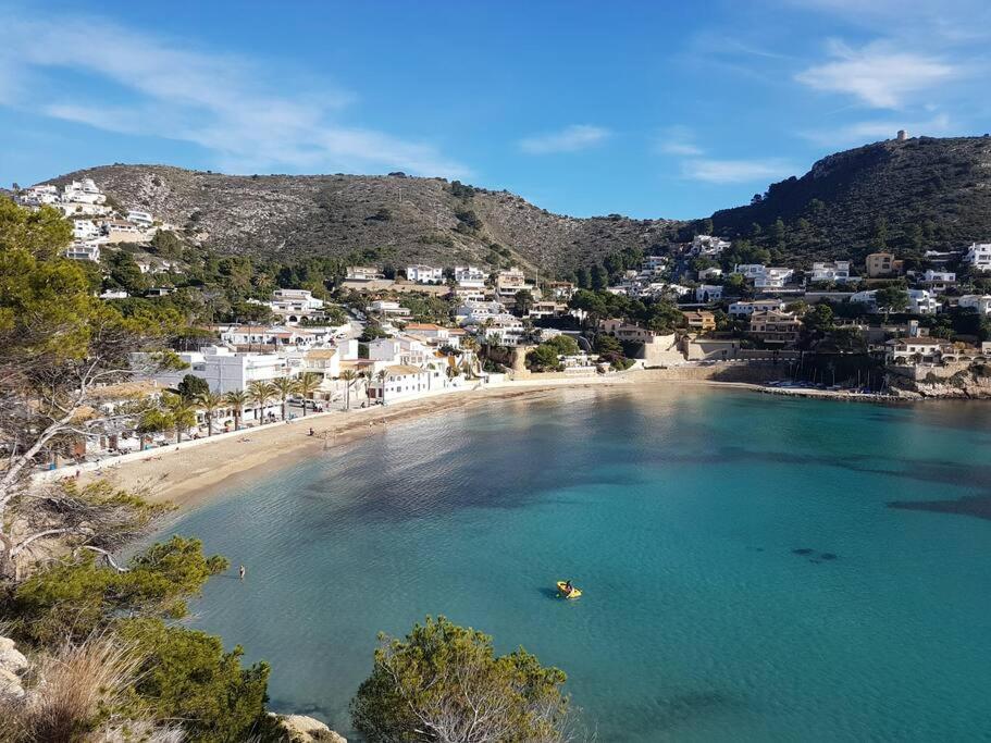 Casa Vista Moraira met fantastisch zeezicht en gemeenschappelijk zwembad