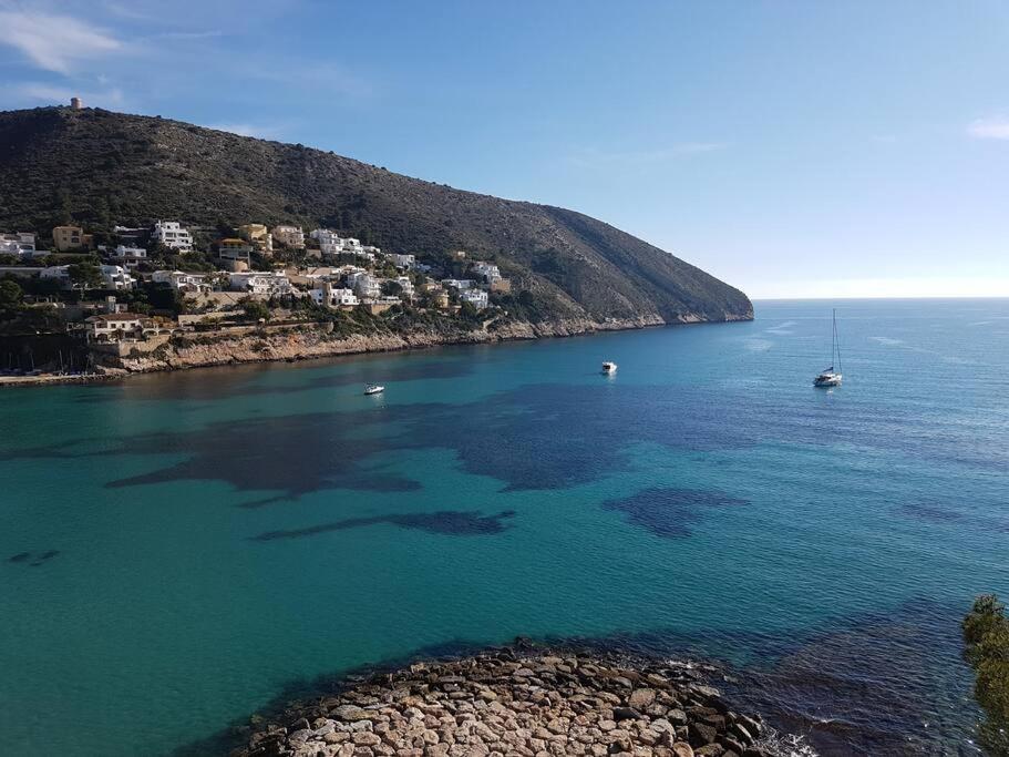 Casa Vista Moraira met fantastisch zeezicht en gemeenschappelijk zwembad