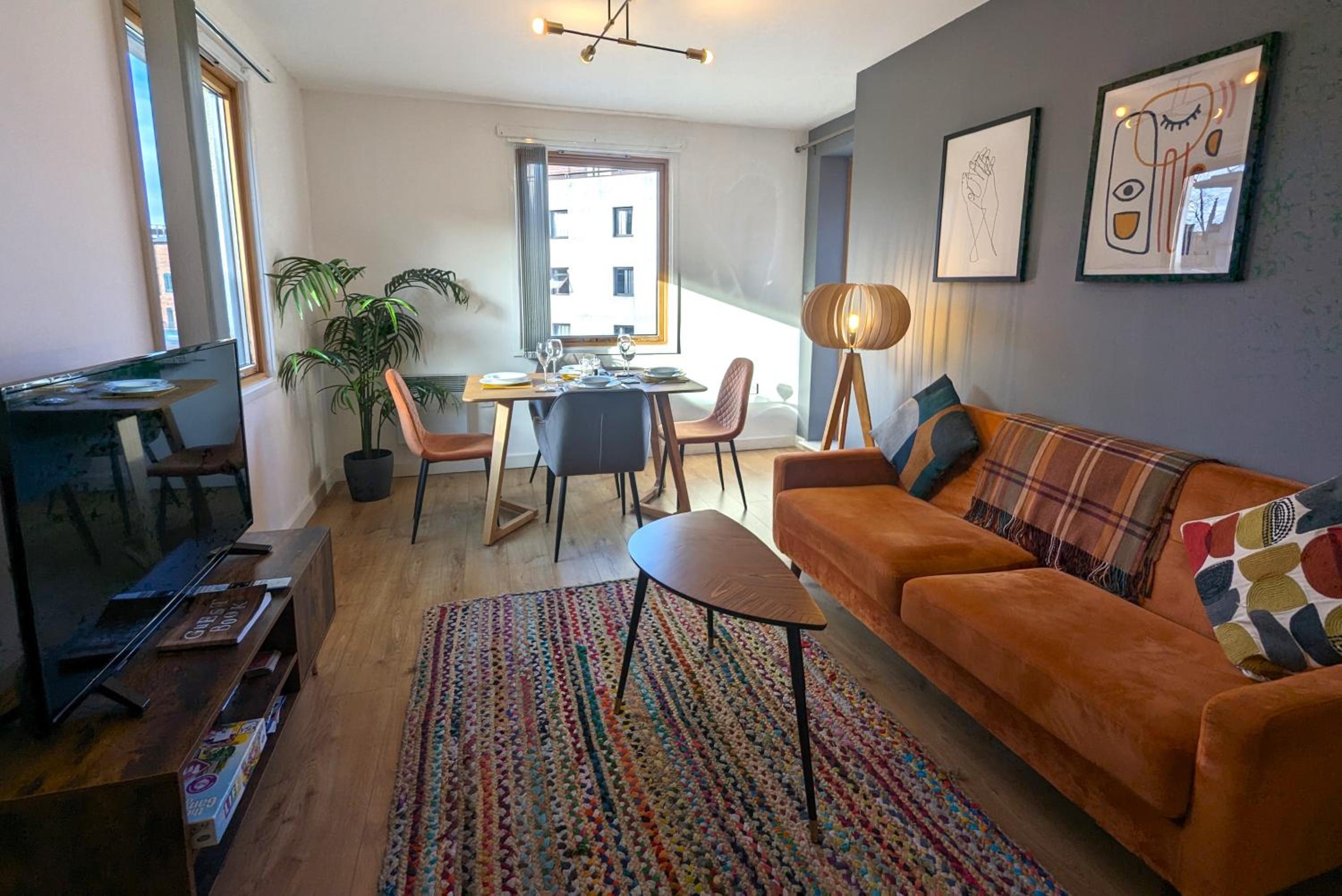Stunning Modern Coventry City Centre Apartment view 5