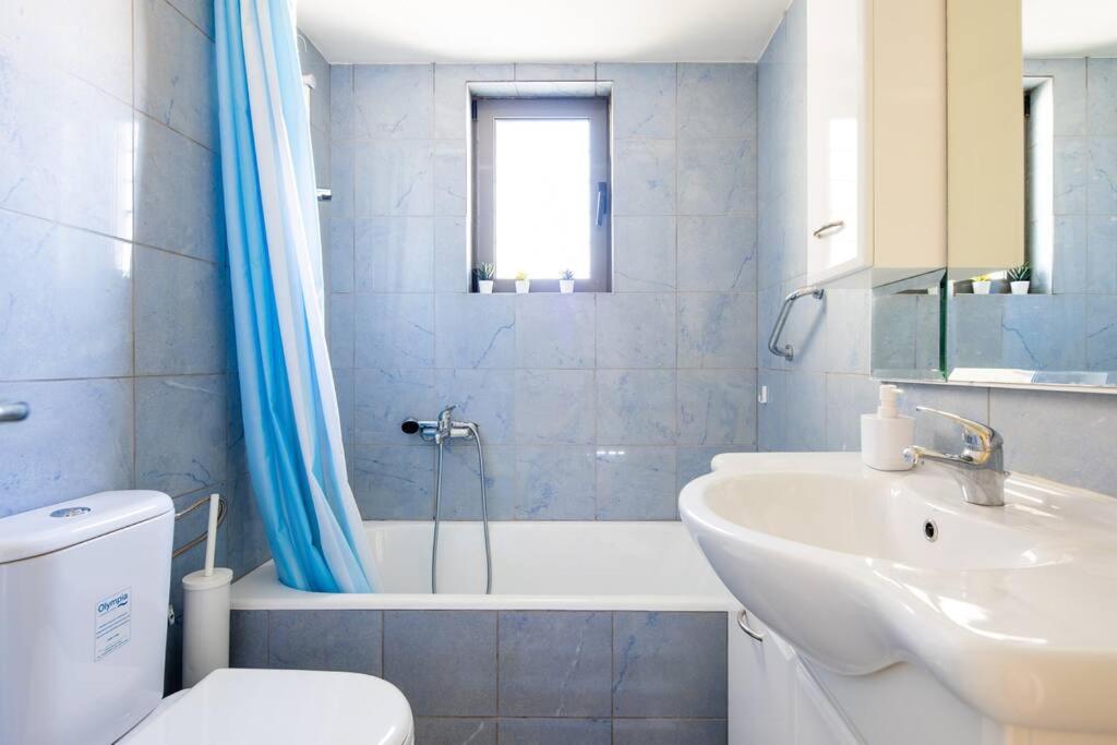 Zenios Rafina - Sea View Rental with Easy Access to the Islands photo 3