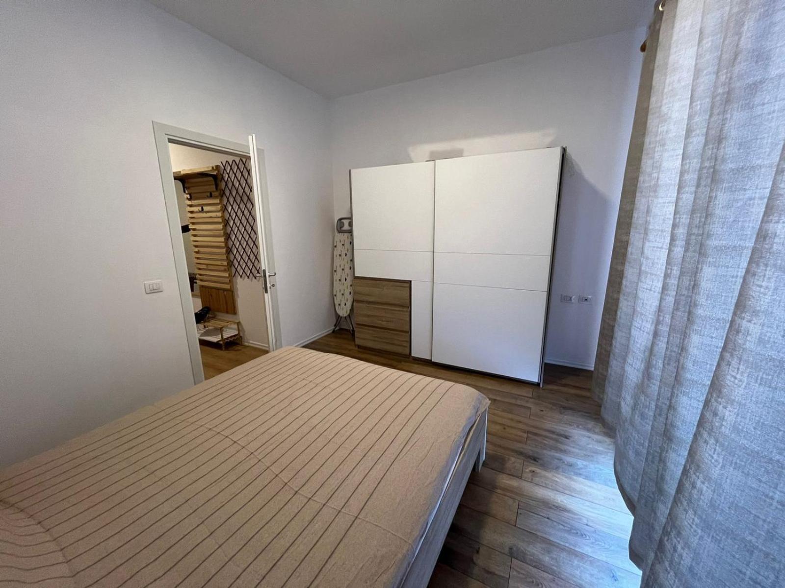 Thyamis Apartment
