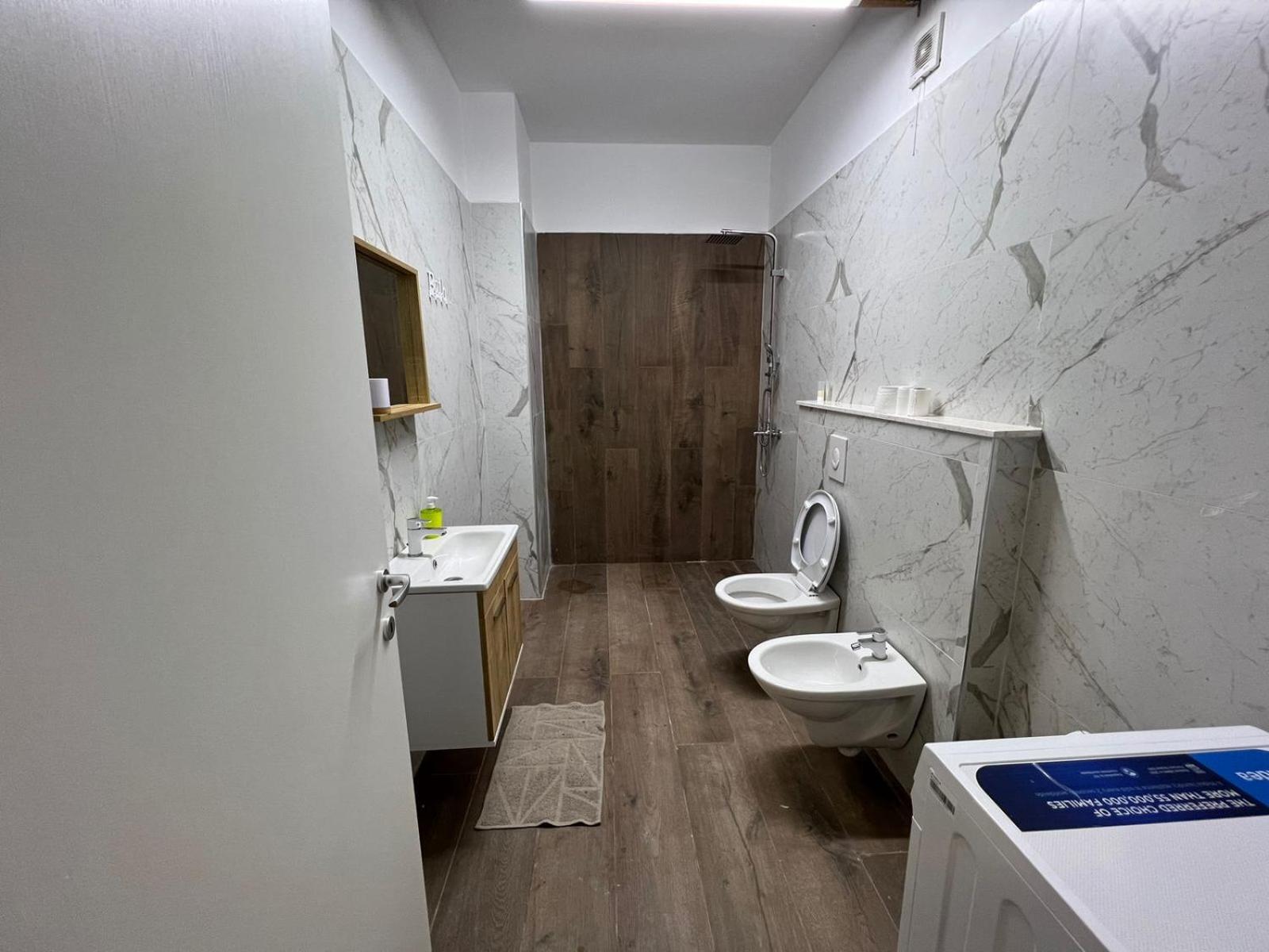 Thyamis Apartment