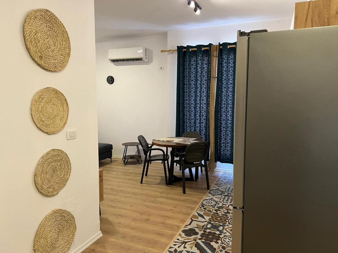 Thyamis Apartment
