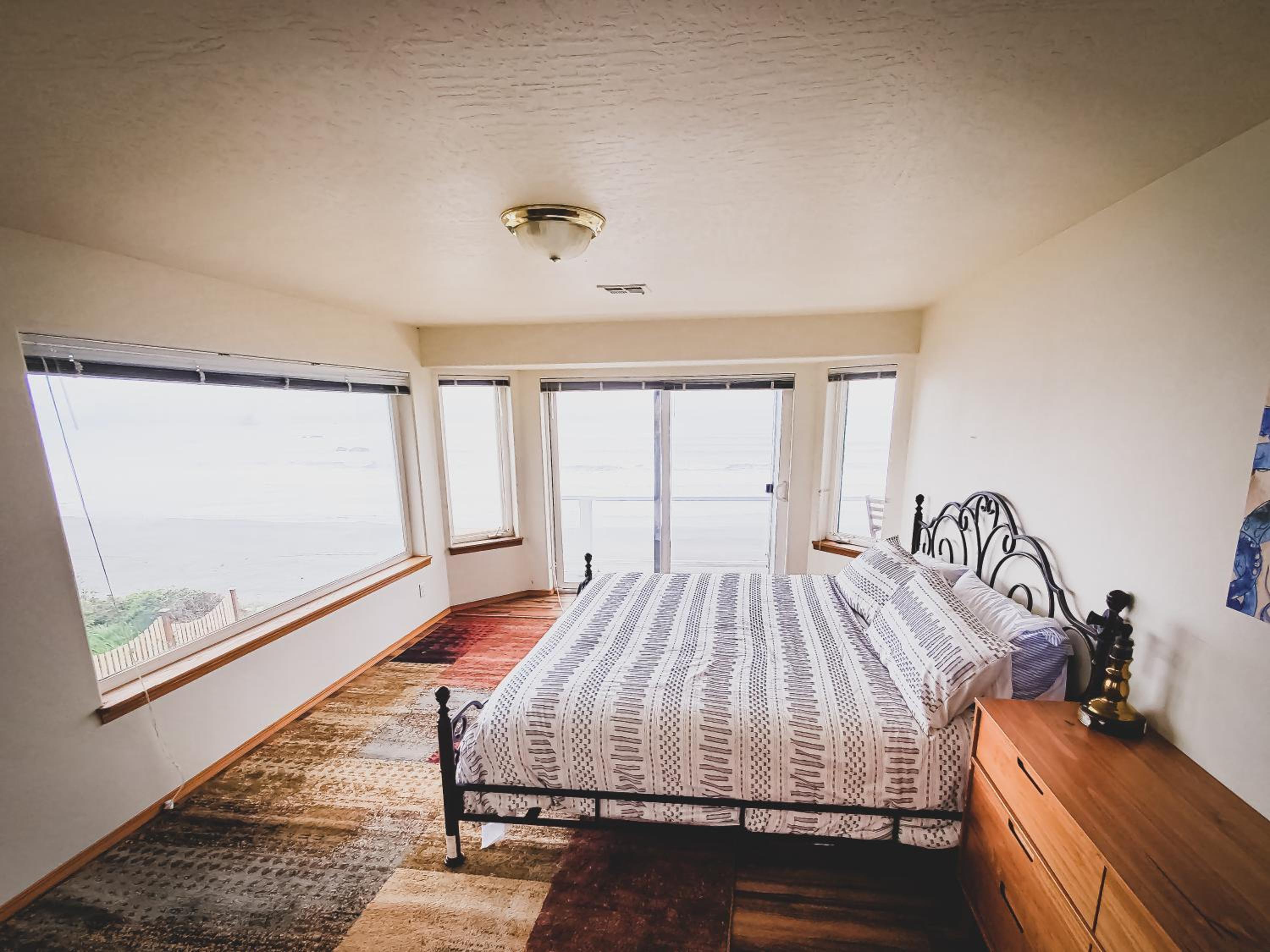 BIG beach house! private beachfront 2 story Villa near Redwoods view 5