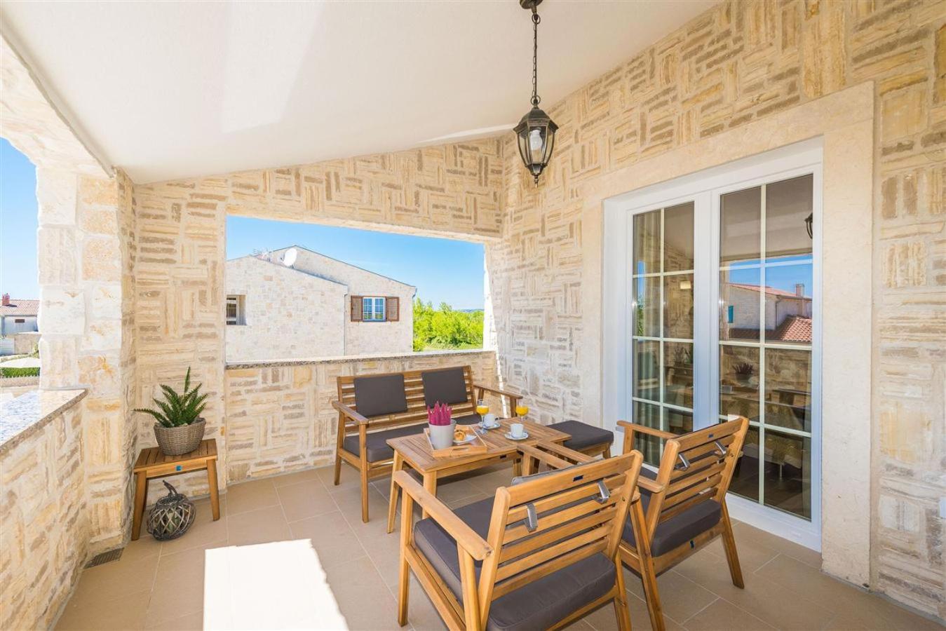 Stone vila with heated pool, near sandy beach - by Traveler tourist agency ID 2373 br 2