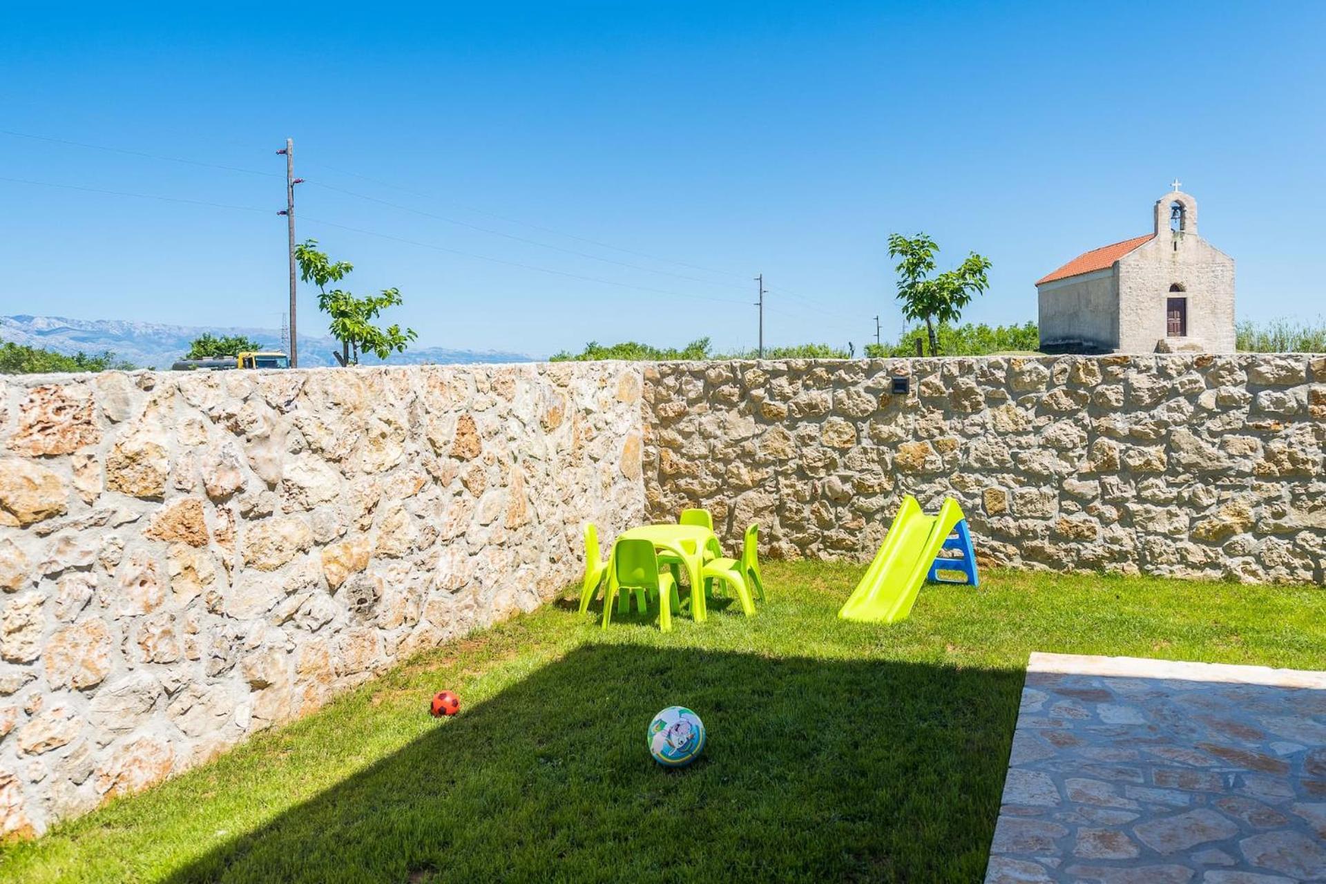 Stone vila with heated pool, near sandy beach - by Traveler tourist agency ID 2373 br 2