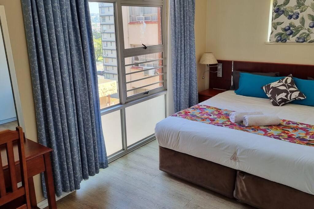 Upmarket Beach Flat, Free WiFi & DisneyPlus view 3