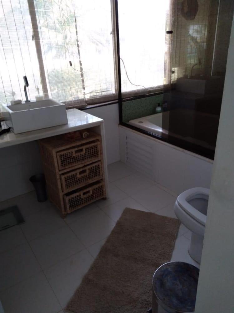 Casa em condomínio em frente mar