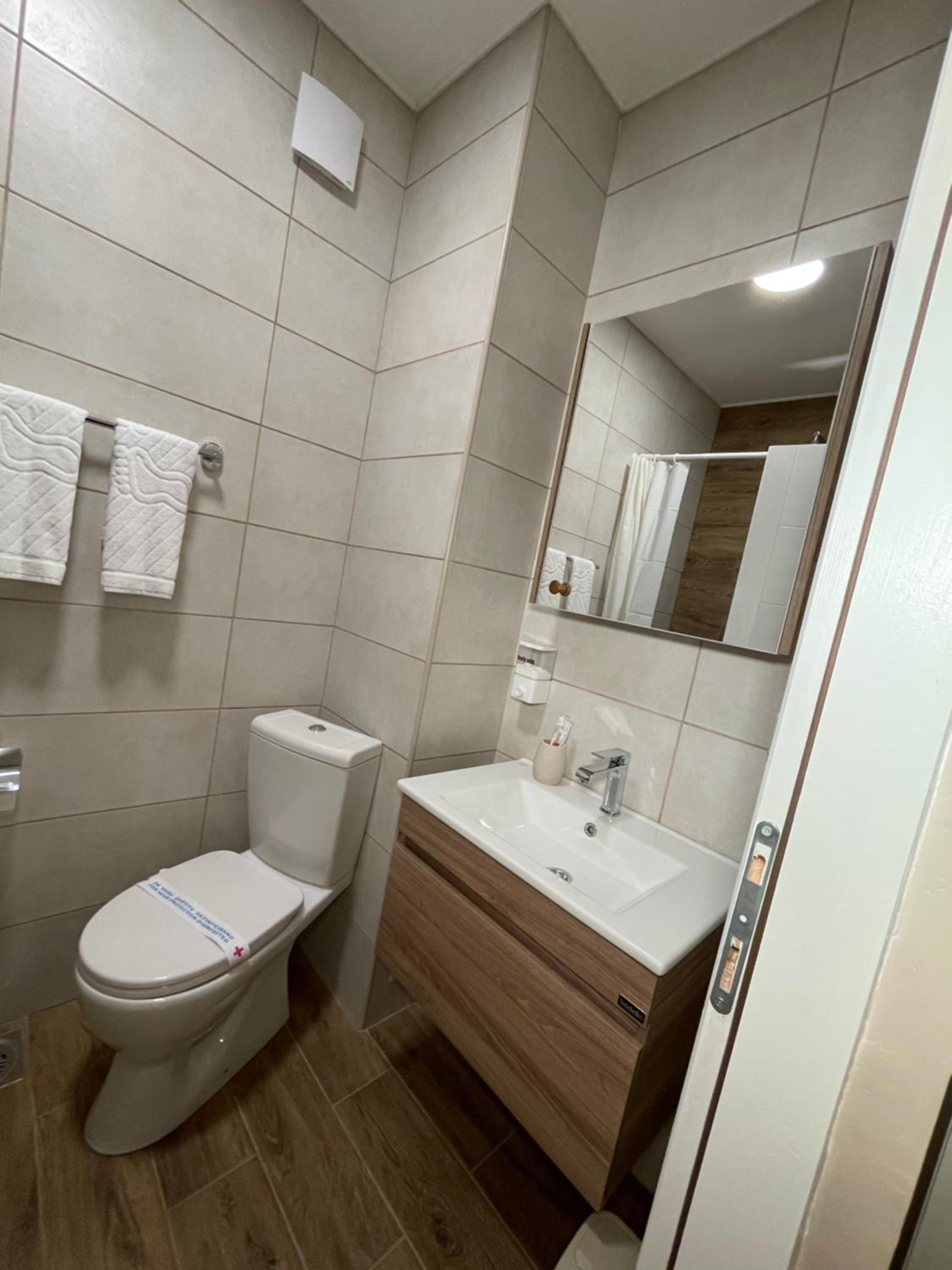 Airport Apartments Alexandra