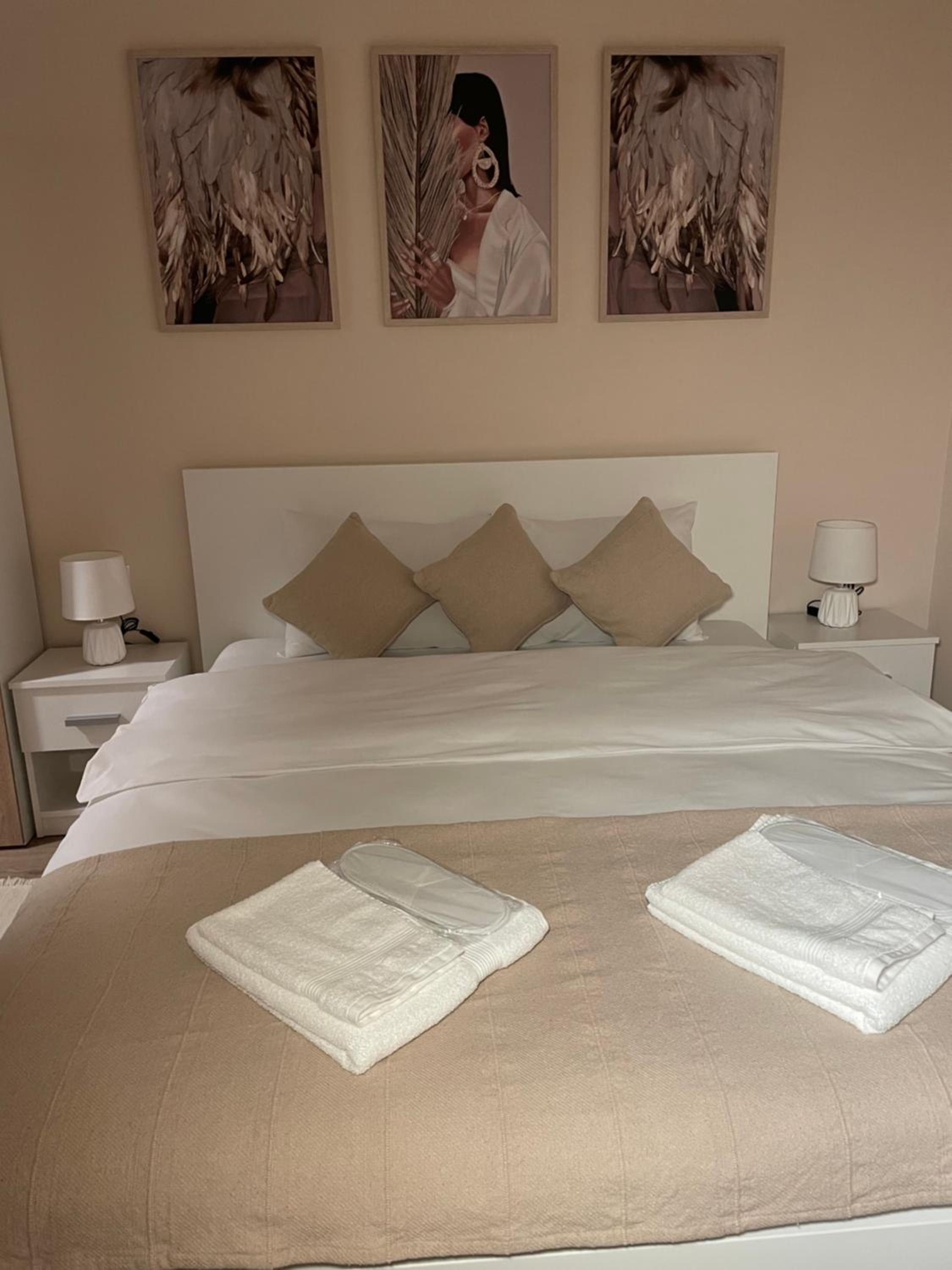 Airport Apartments Alexandra