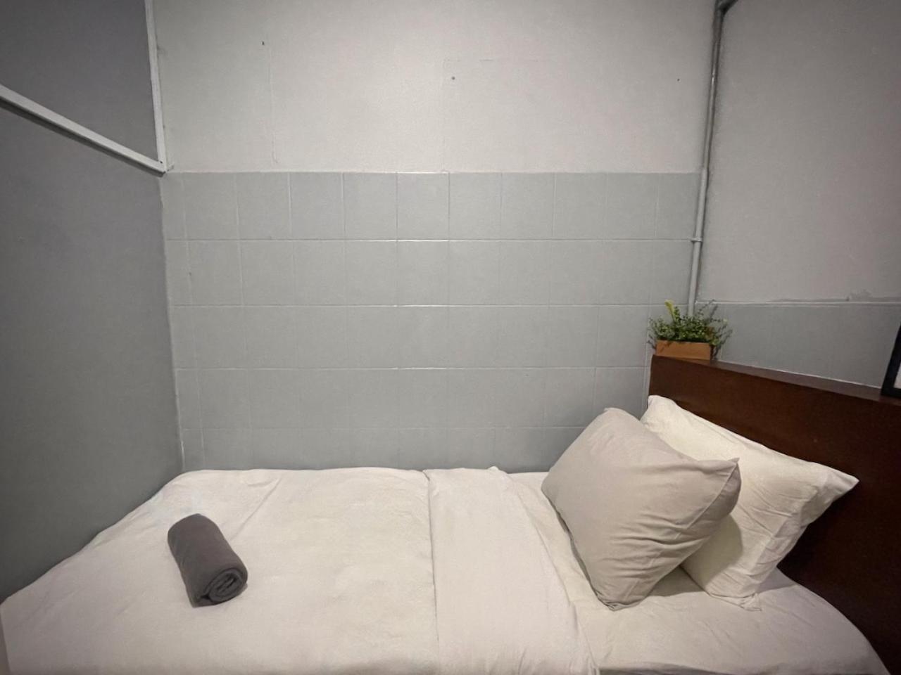 GRAYHAUS Guest House