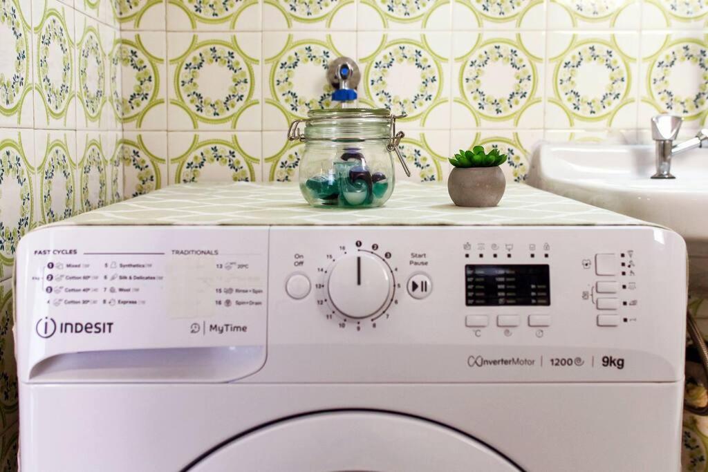 Renovated Central Apt-3min from Metro Station photo 3