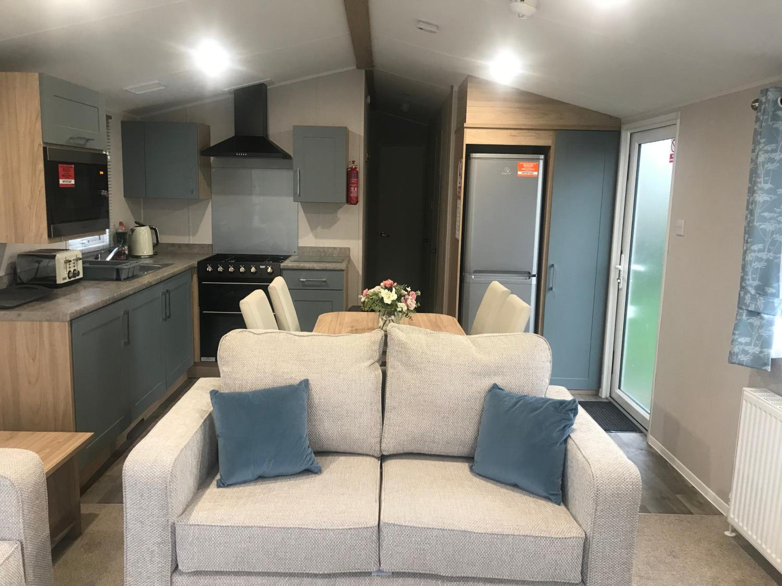 Family Friendly - 8 Berth - Skipsea Sands view 4