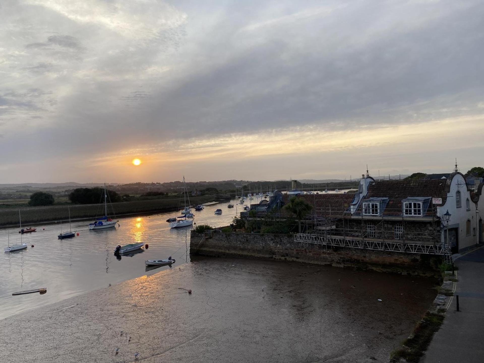 Impeccable 3-Bed House - Topsham Exeter view 4