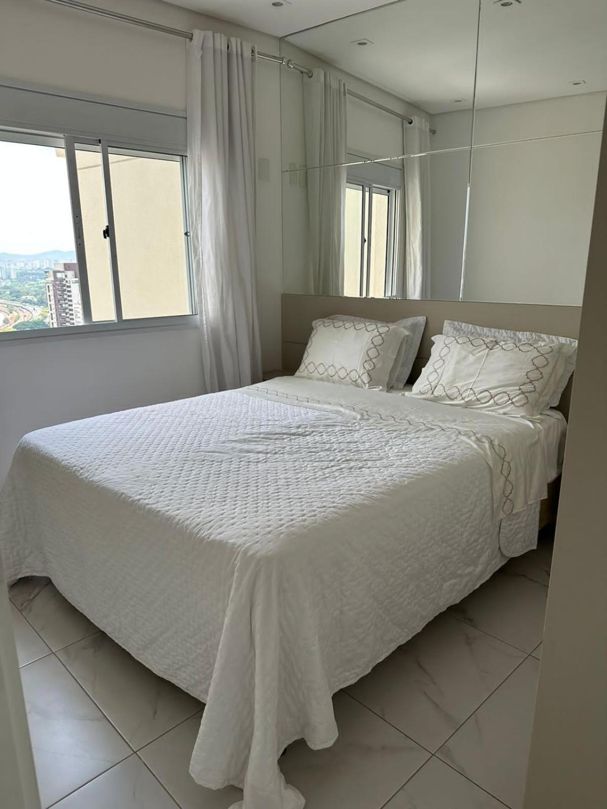 Apartamento na Faria Lima e condomínio de luxo em Pinheiros