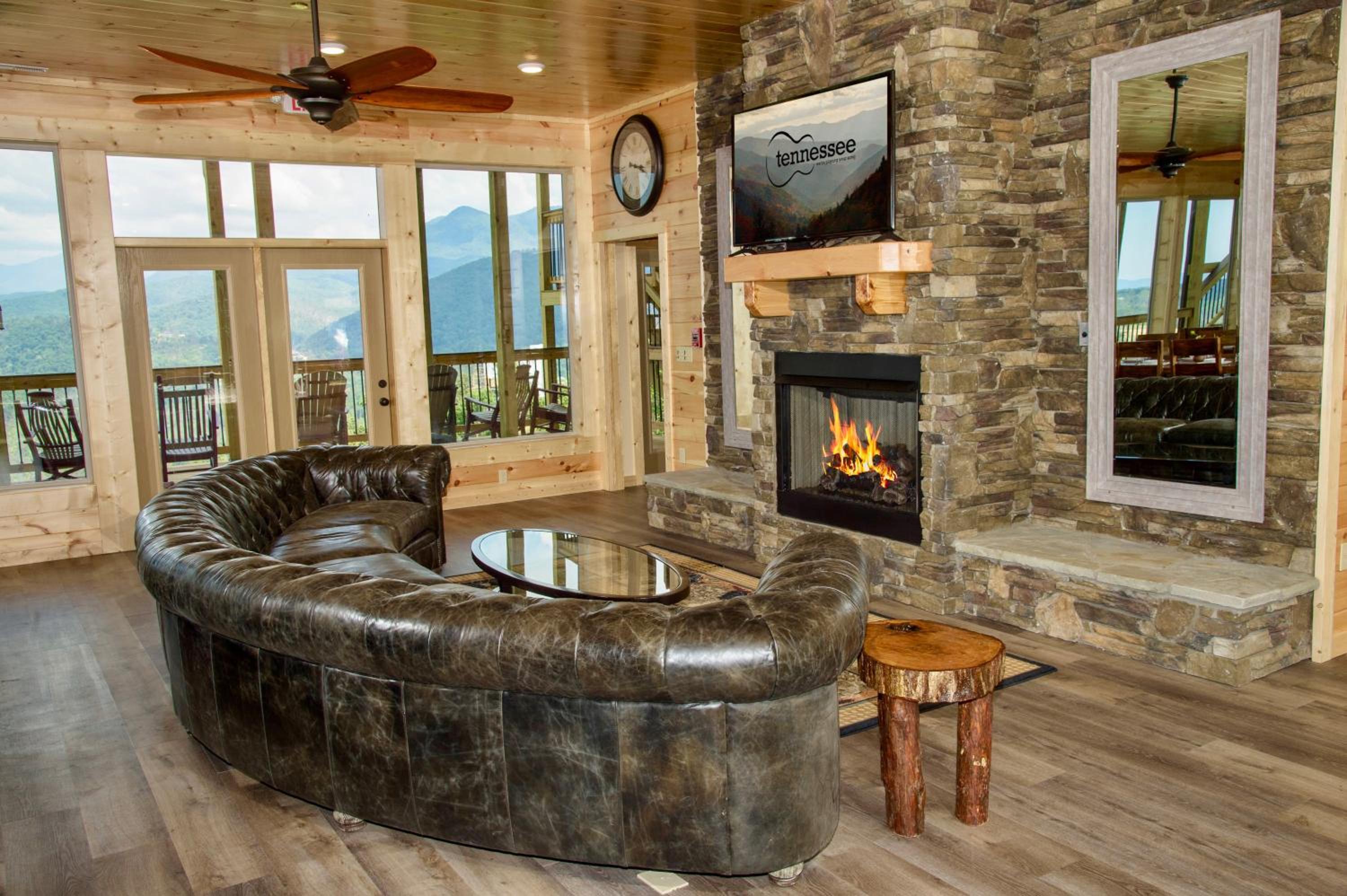 Skyline Splendor: Luxe Retreat with Breathtaking Views Over Downtown Gatlinburg