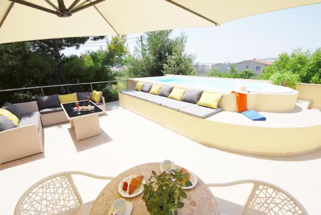 Seaview Pool Villa with cinema up to 26 — photo 2