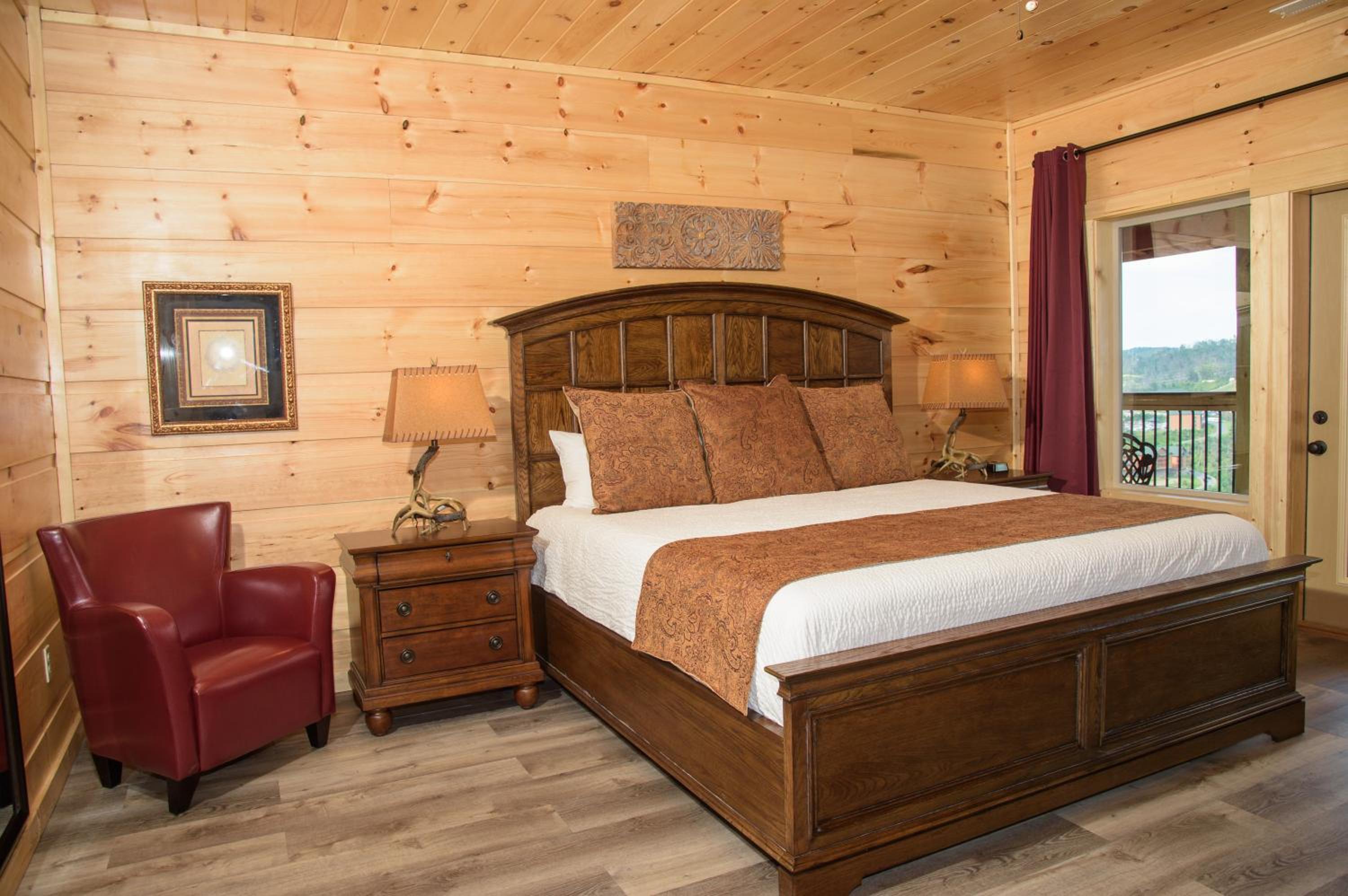 Skyline Splendor: Luxe Retreat with Breathtaking Views Over Downtown Gatlinburg