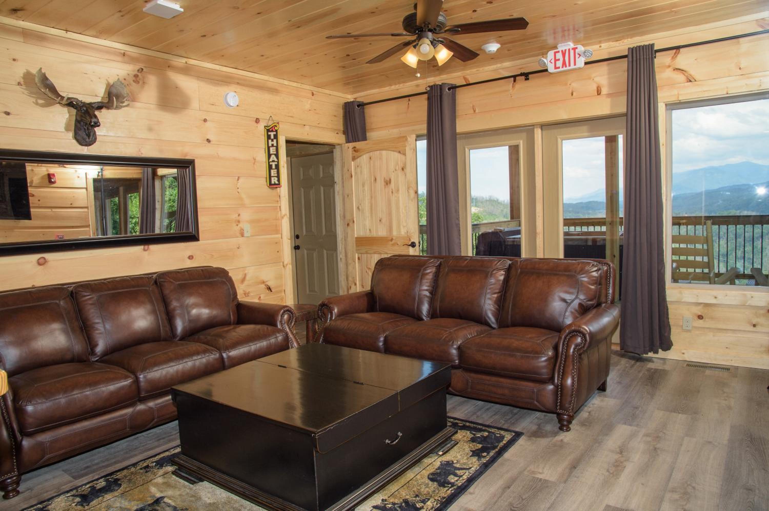 Skyline Splendor: Luxe Retreat with Breathtaking Views Over Downtown Gatlinburg