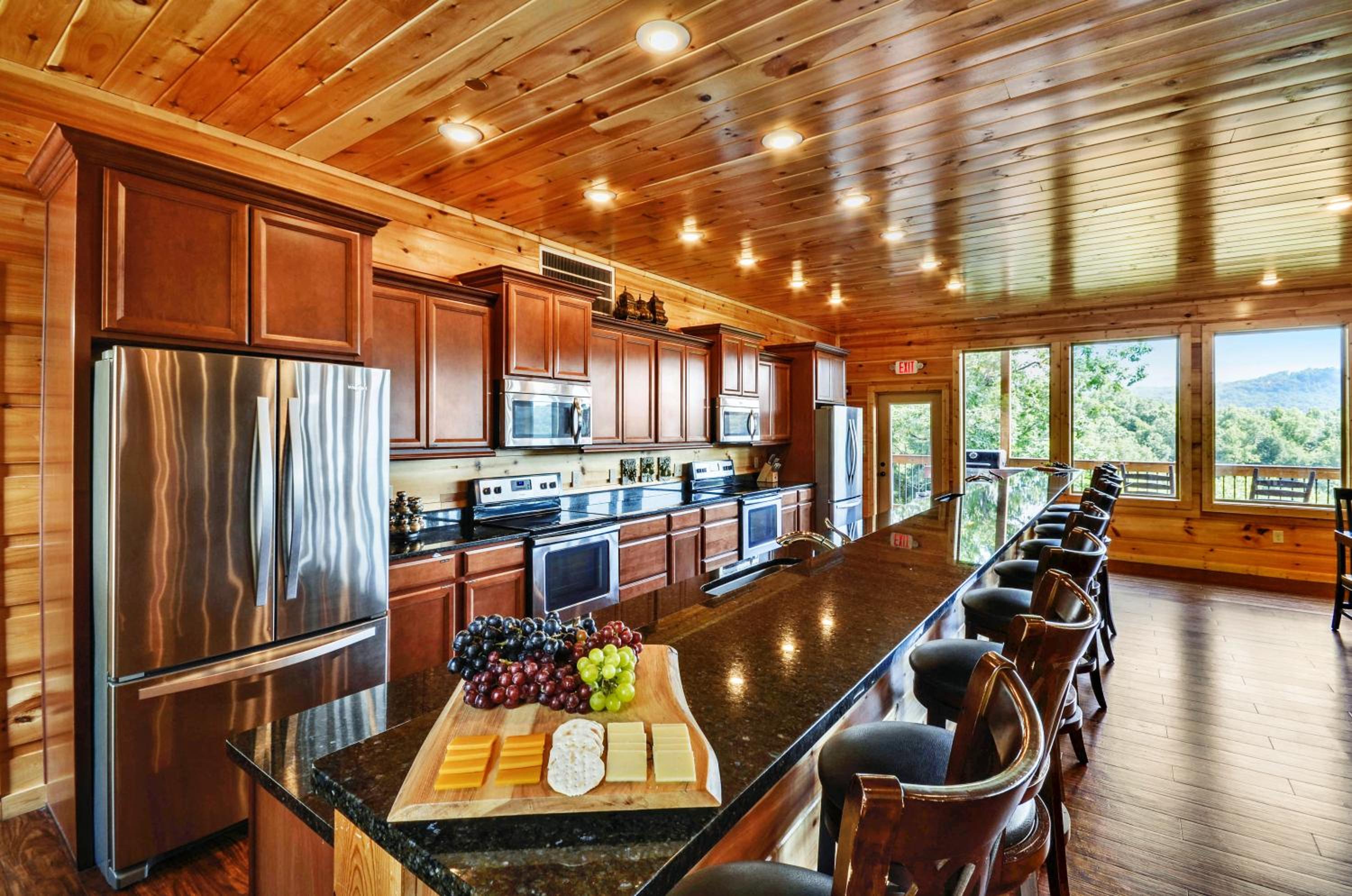 Luxury 14BR Haven: Views Games Hot Tubs More