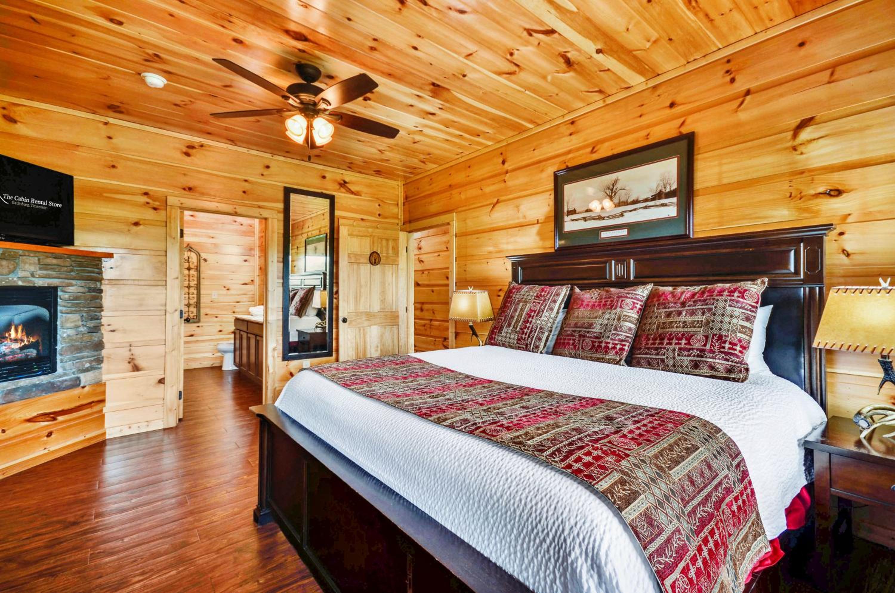 Luxury 14BR Haven: Views Games Hot Tubs More