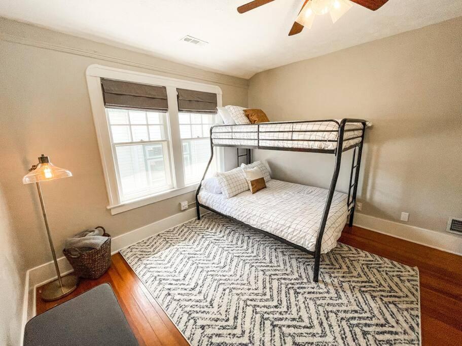 Stunning remodeled Downtown dream home! view 3