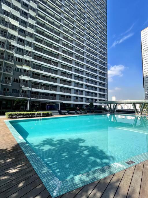cozy studio unit at fame residence metro manila view 4