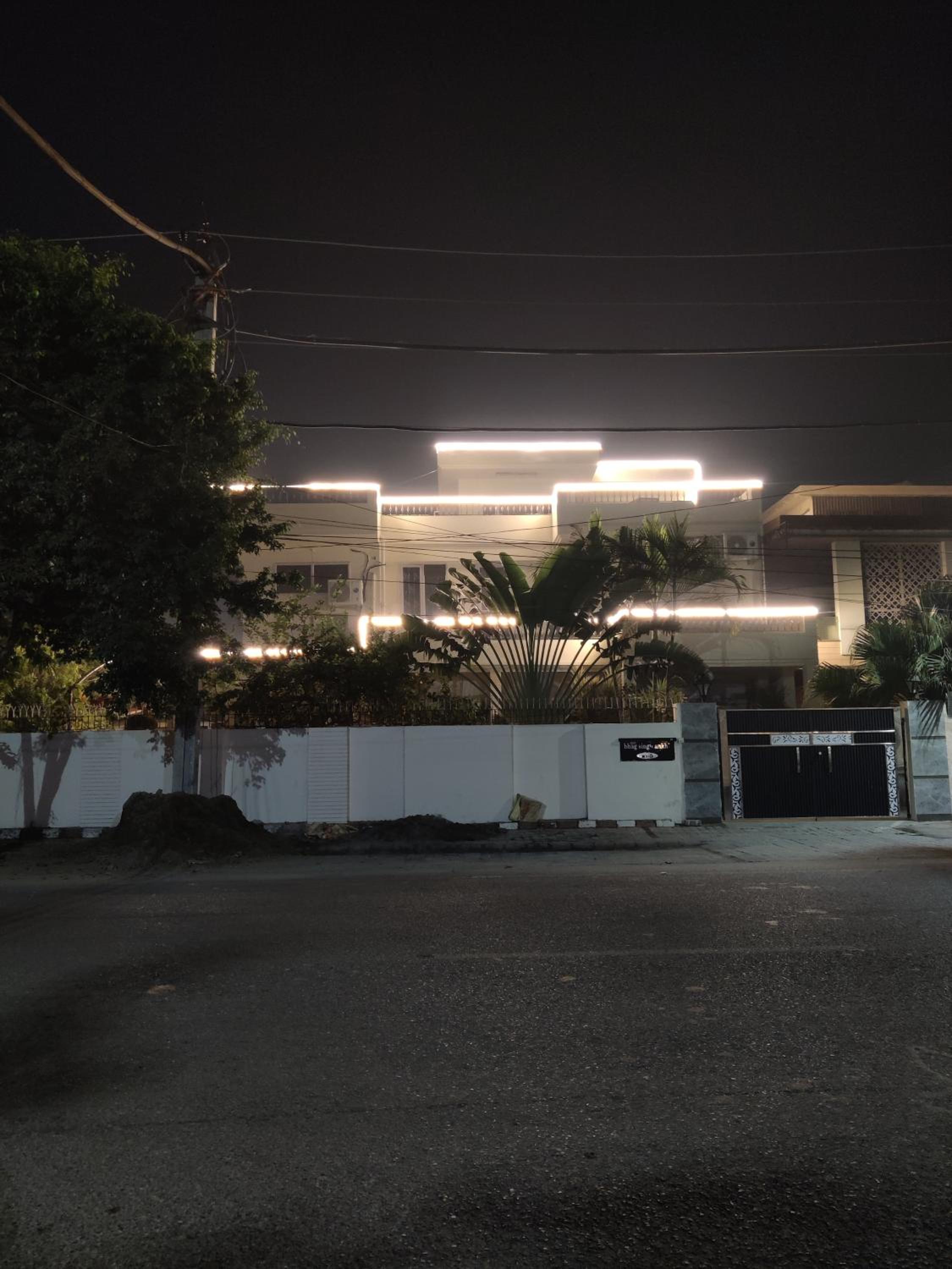 Ankhi's Villa with Parking