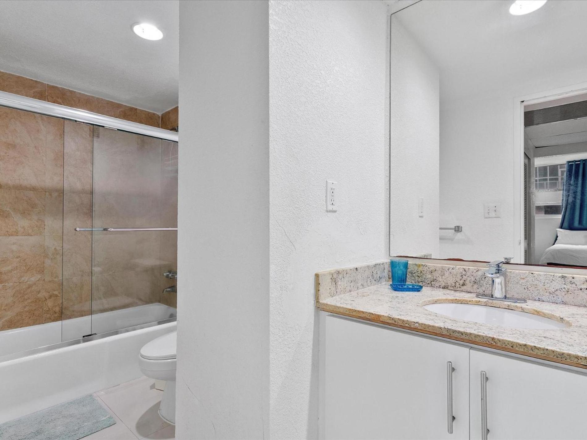 Ocean View 1 bed Sian 11th floor Miami