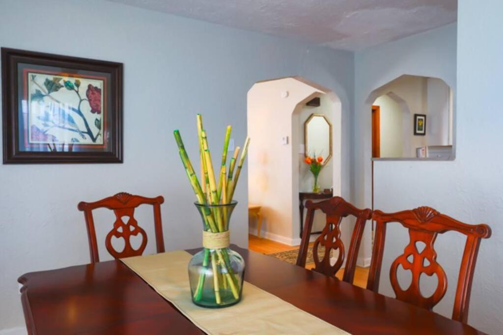 Close to City * Charming Central XL Cape Cod * Airport view 4