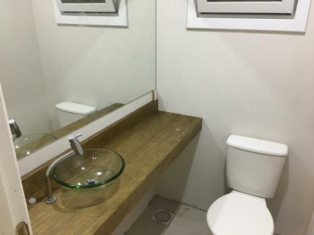 Sobrados com suíte e sacada vista ao mar