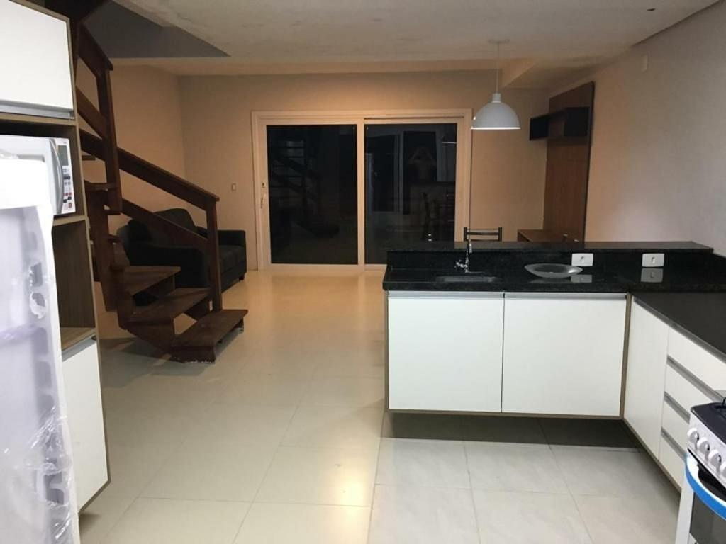 Sobrados com suíte e sacada vista ao mar