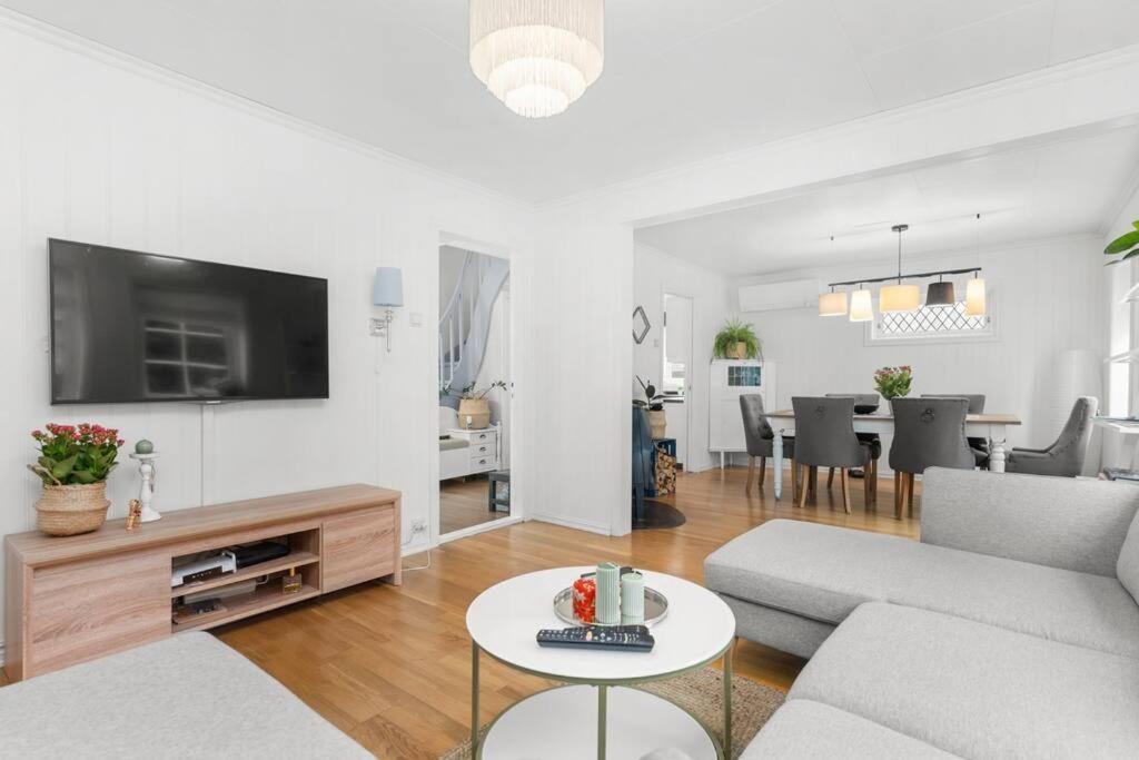3-bedroom home near the canal view 2