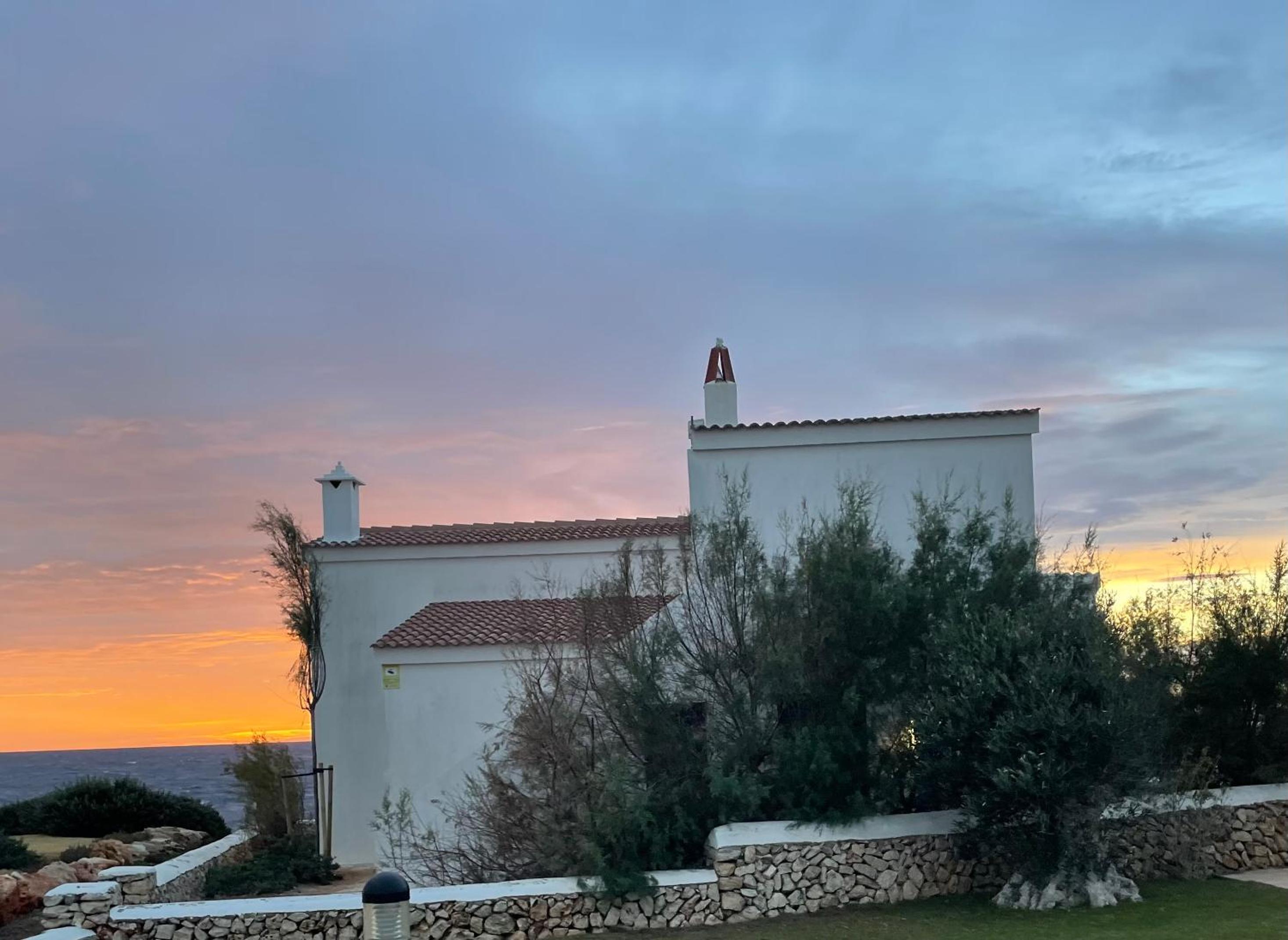 Binisamar Infinity Pool over the sea photo 4