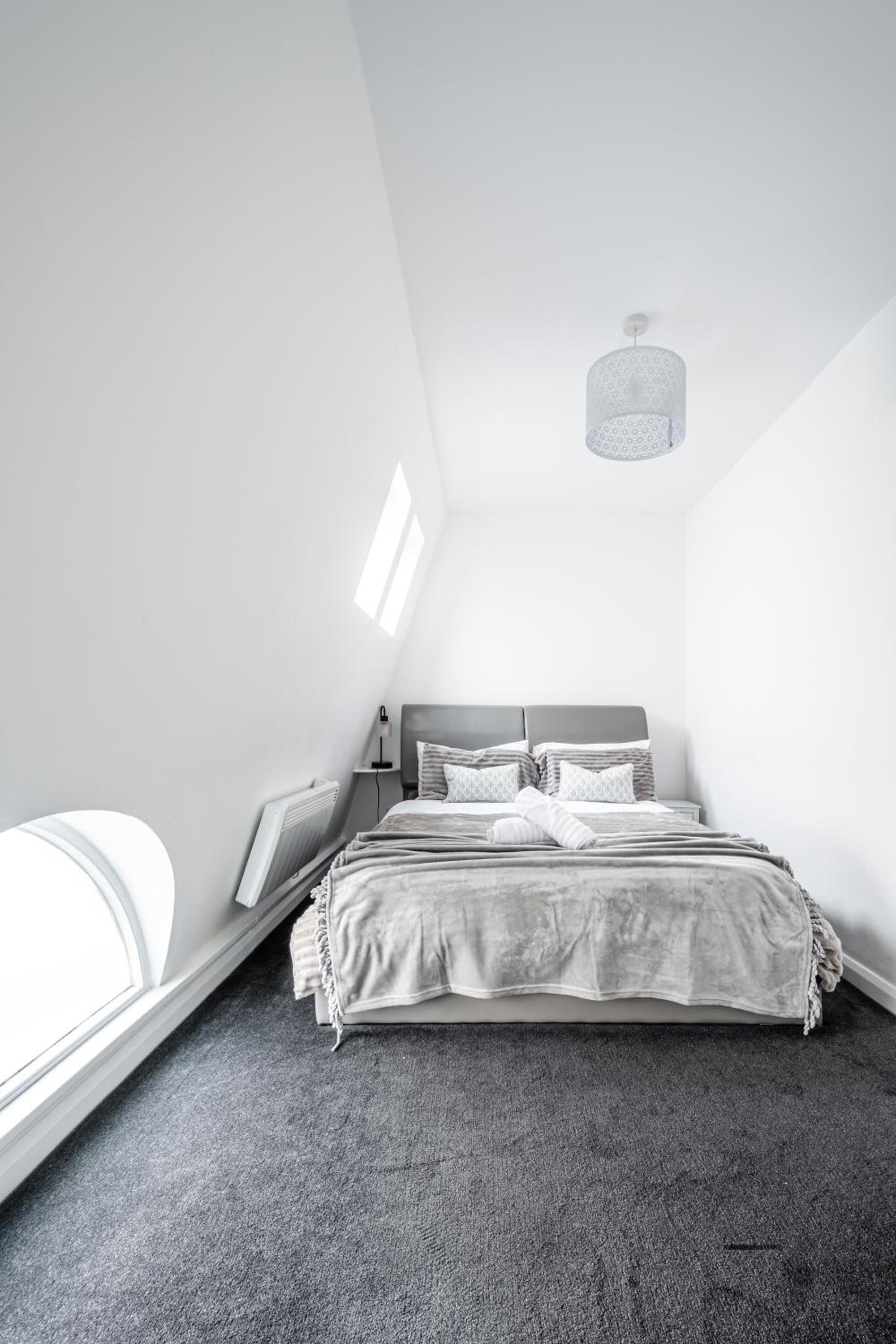 Modern 2-Bedroom Mews Home with Ultra Fast WiFi near Paddington Station and Hyde Park - Sleeps 5 - Perfect for Vacation Stays