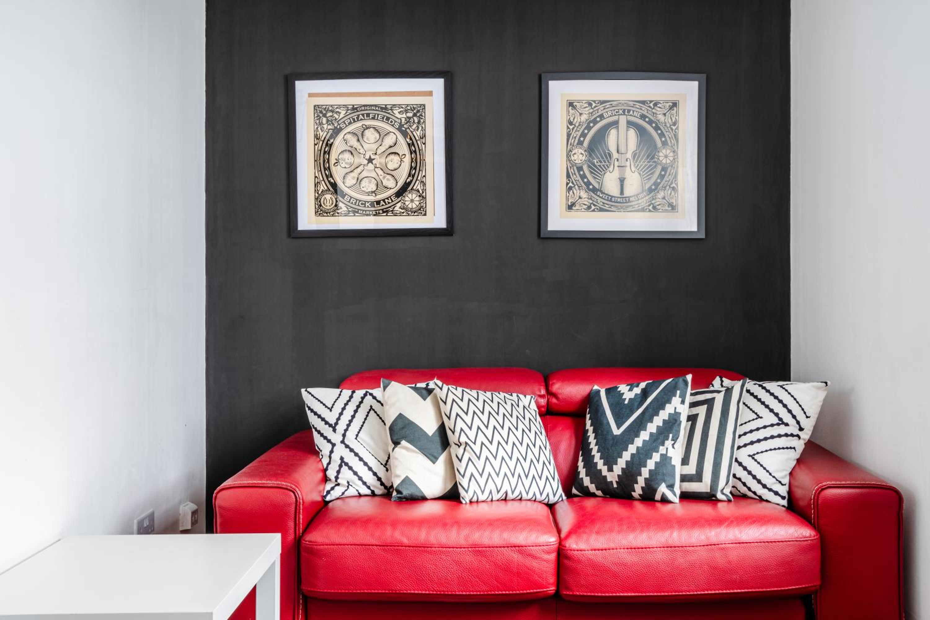 Modern 2-Bedroom Mews Home with Ultra Fast WiFi near Paddington Station and Hyde Park - Sleeps 5 - Perfect for Vacation Stays