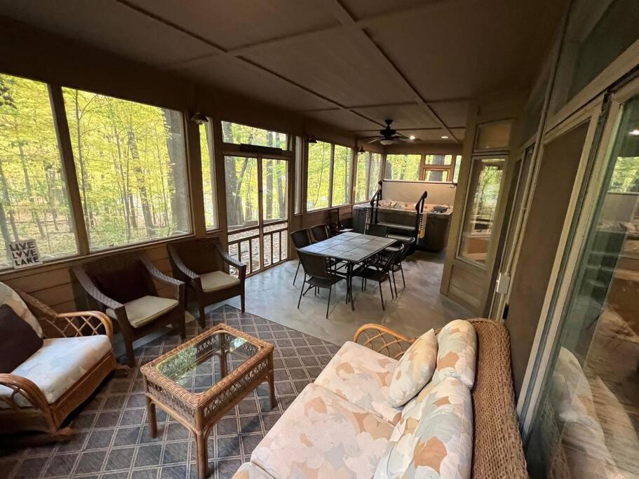 Woodshores Retreat - cozy retreat, hot tub, Lk MI view 4
