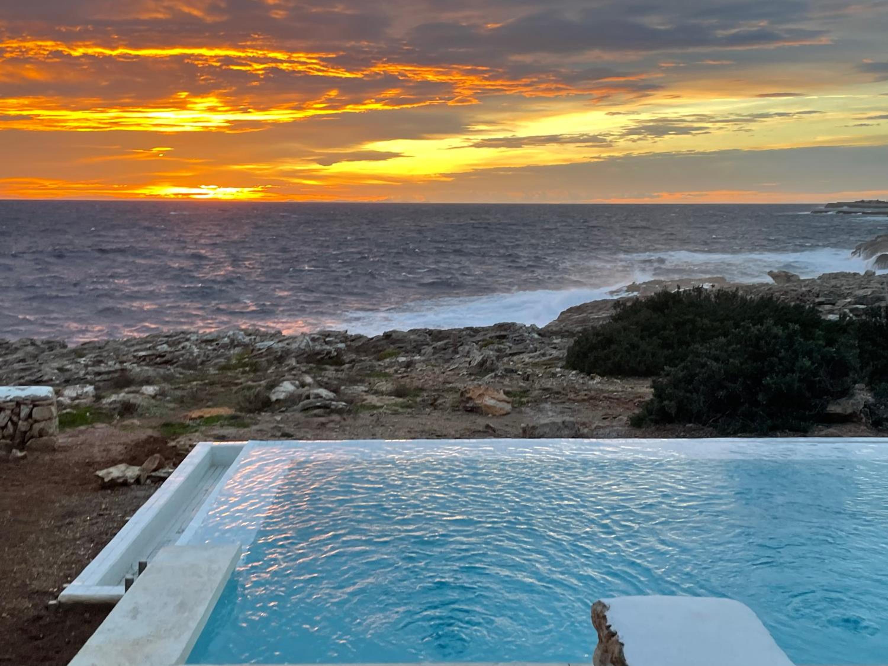 Binisamar Infinity Pool over the sea