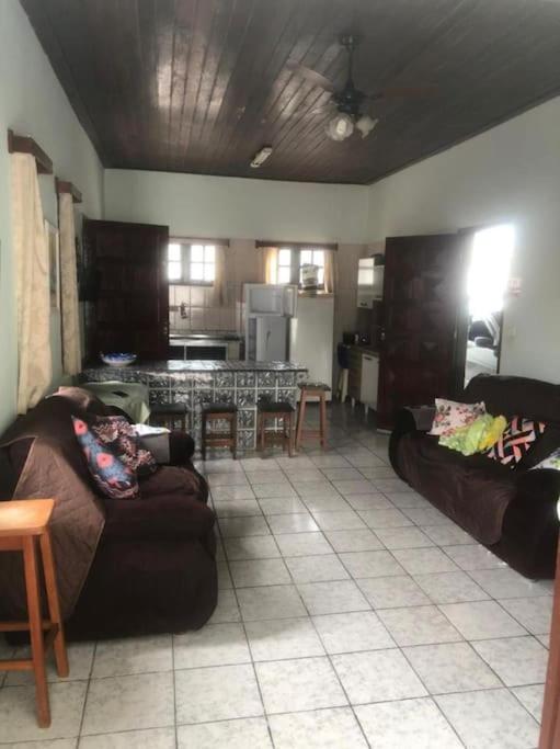 Casa próximo a praia com churrasqueira e ar condicionado!
