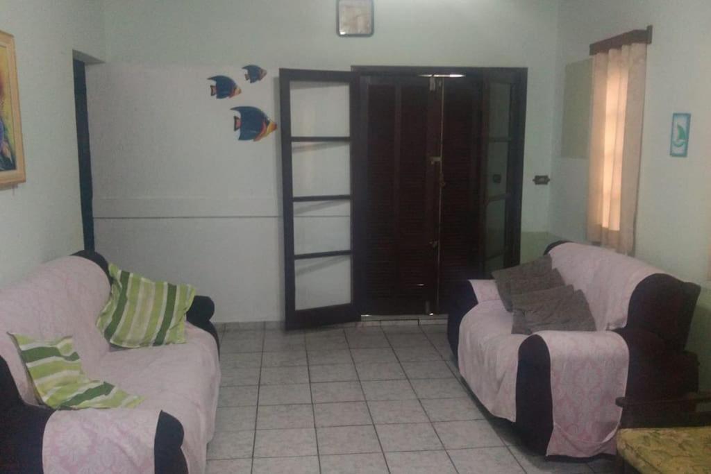 Casa próximo a praia com churrasqueira e ar condicionado!