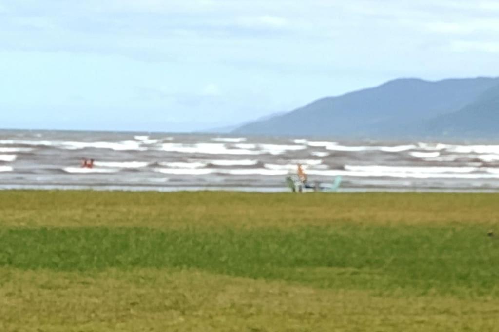 Casa próximo a praia com churrasqueira e ar condicionado!