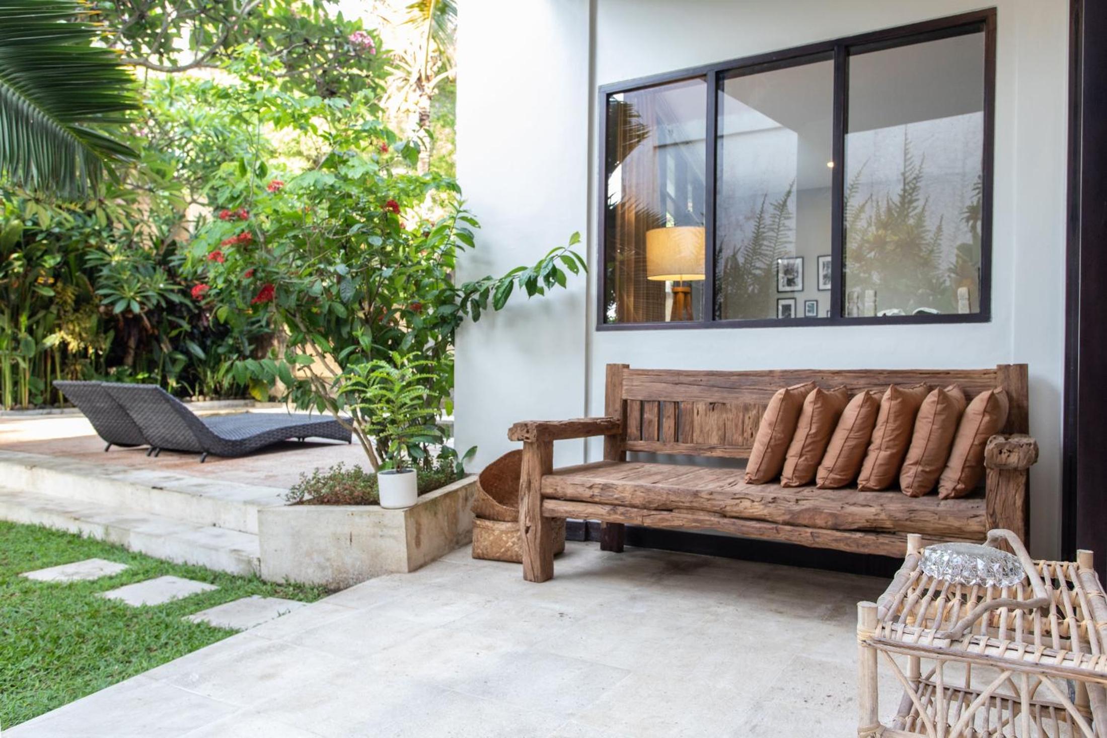Surf House Santai Villa Balian view 4