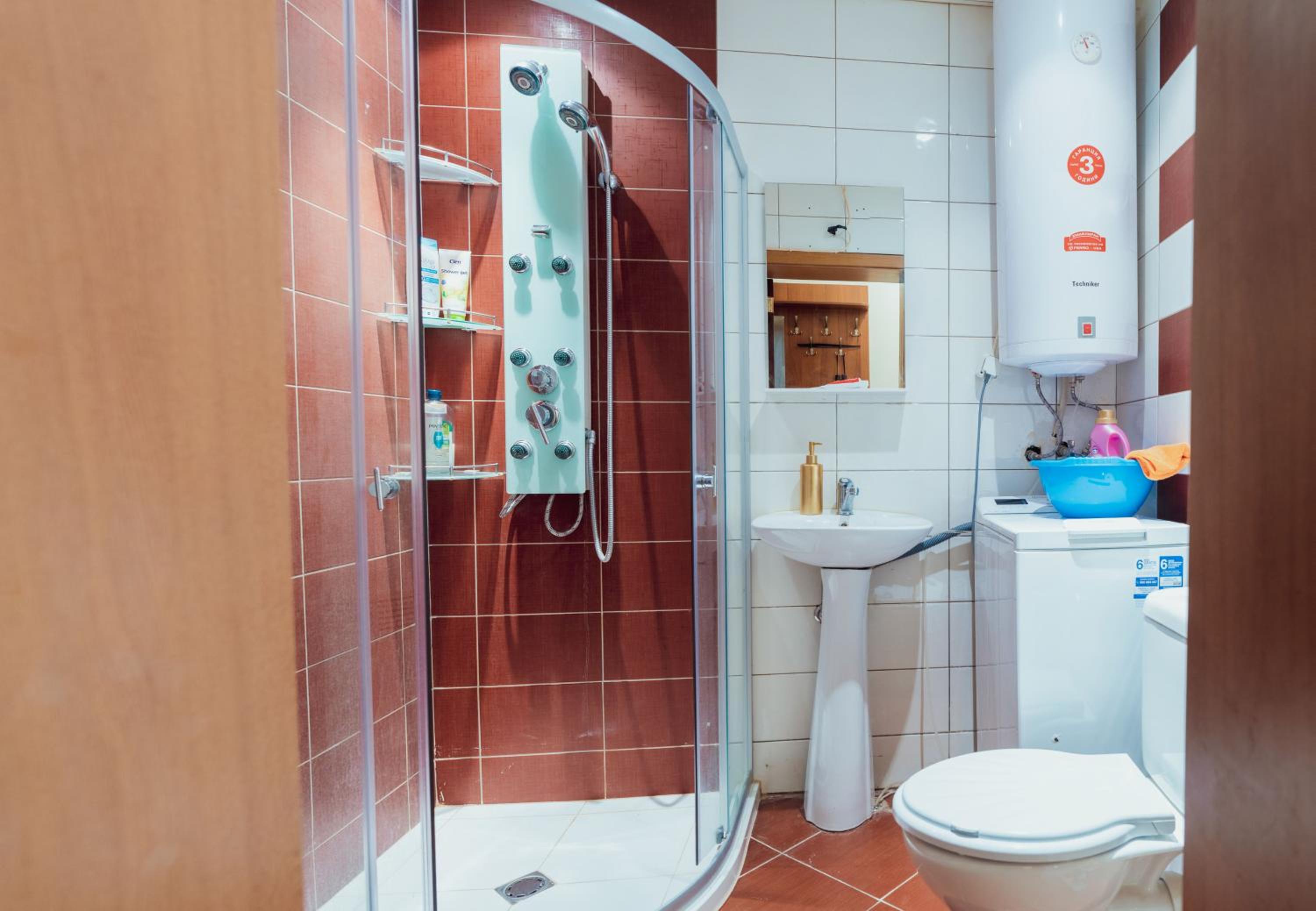 Spacious stylish studio with large terrace and amazing view, 5 min to Gondola & Bar Str