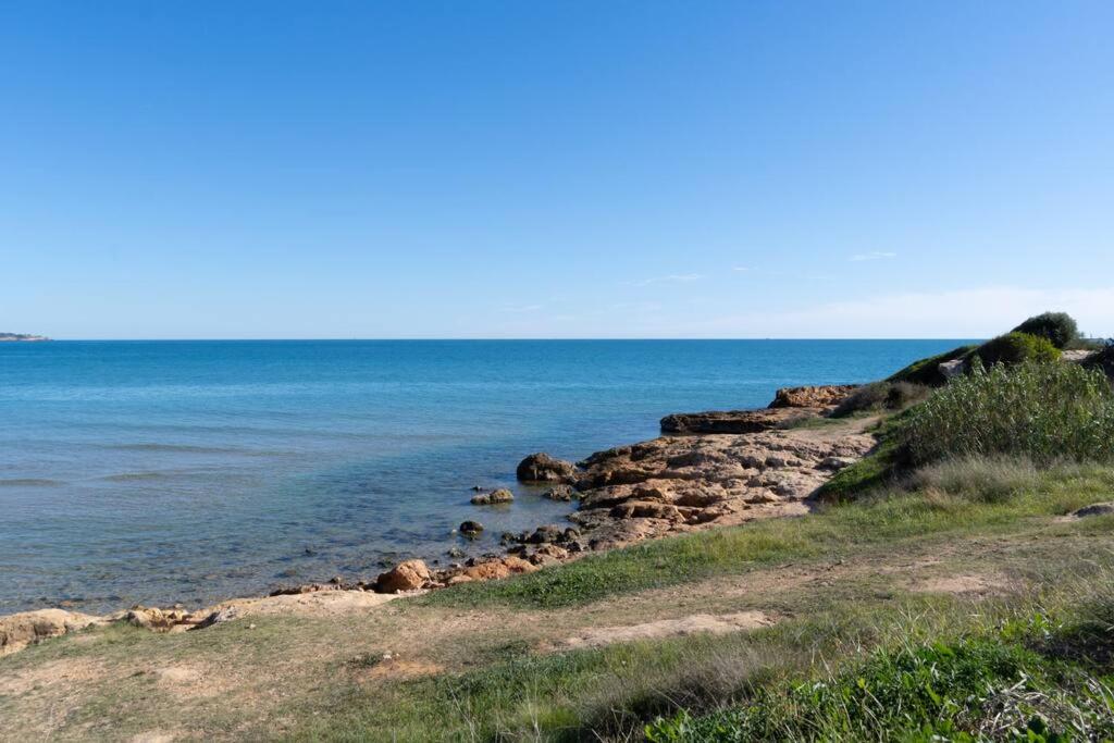 Privilegiado-Tarragona-50mPlaya-WIFI-Pool-Relax8 view 2