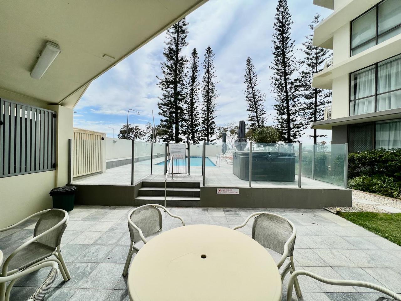 Seacrest, Surfers Beach Front 15A
